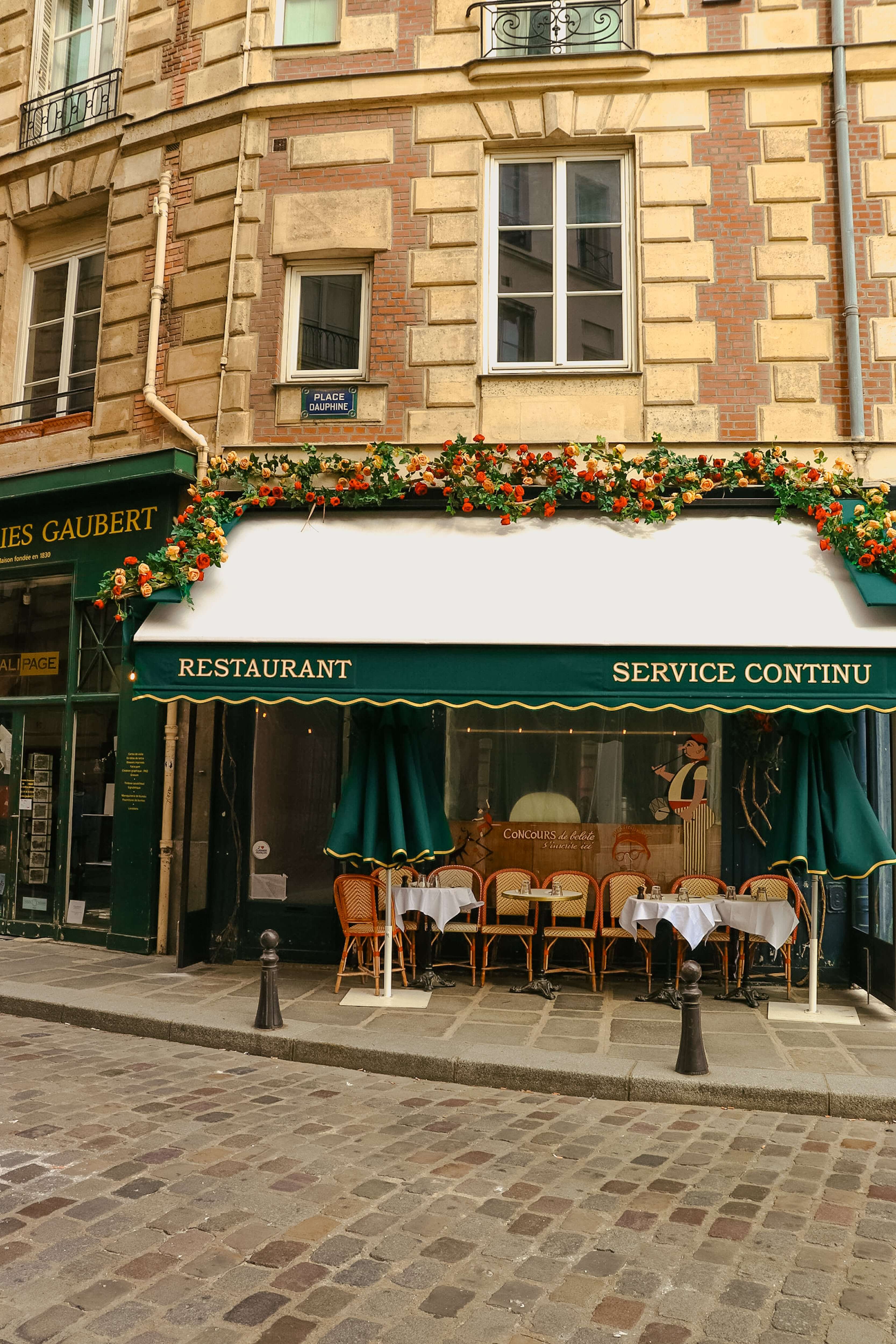 Retaurant terrace